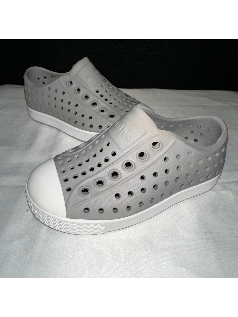 Native Jefferson Slip-On Shoes in Gray and White, Size 6